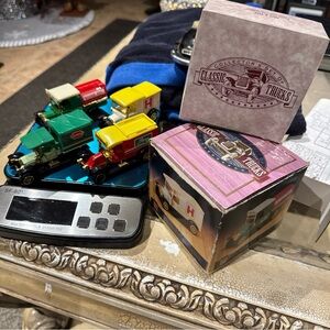 Classic Trucks Collector's Set - Multicolor